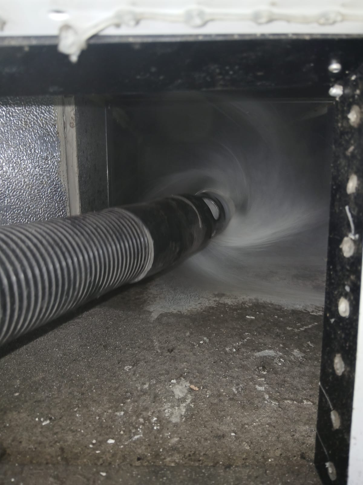 Professional duct cleaning service